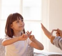 İşitme Engellilerde Düşünce Dili ve İşaret Dili